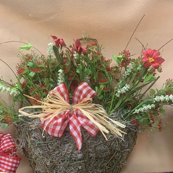 Three fall apple pieces. Inv 307 - Picture 3 of 4